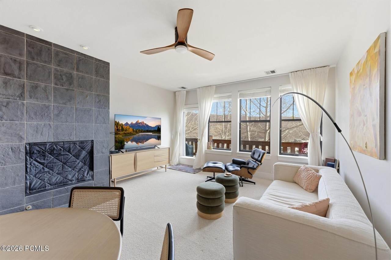 8370 Meadowview Court - Photo 1