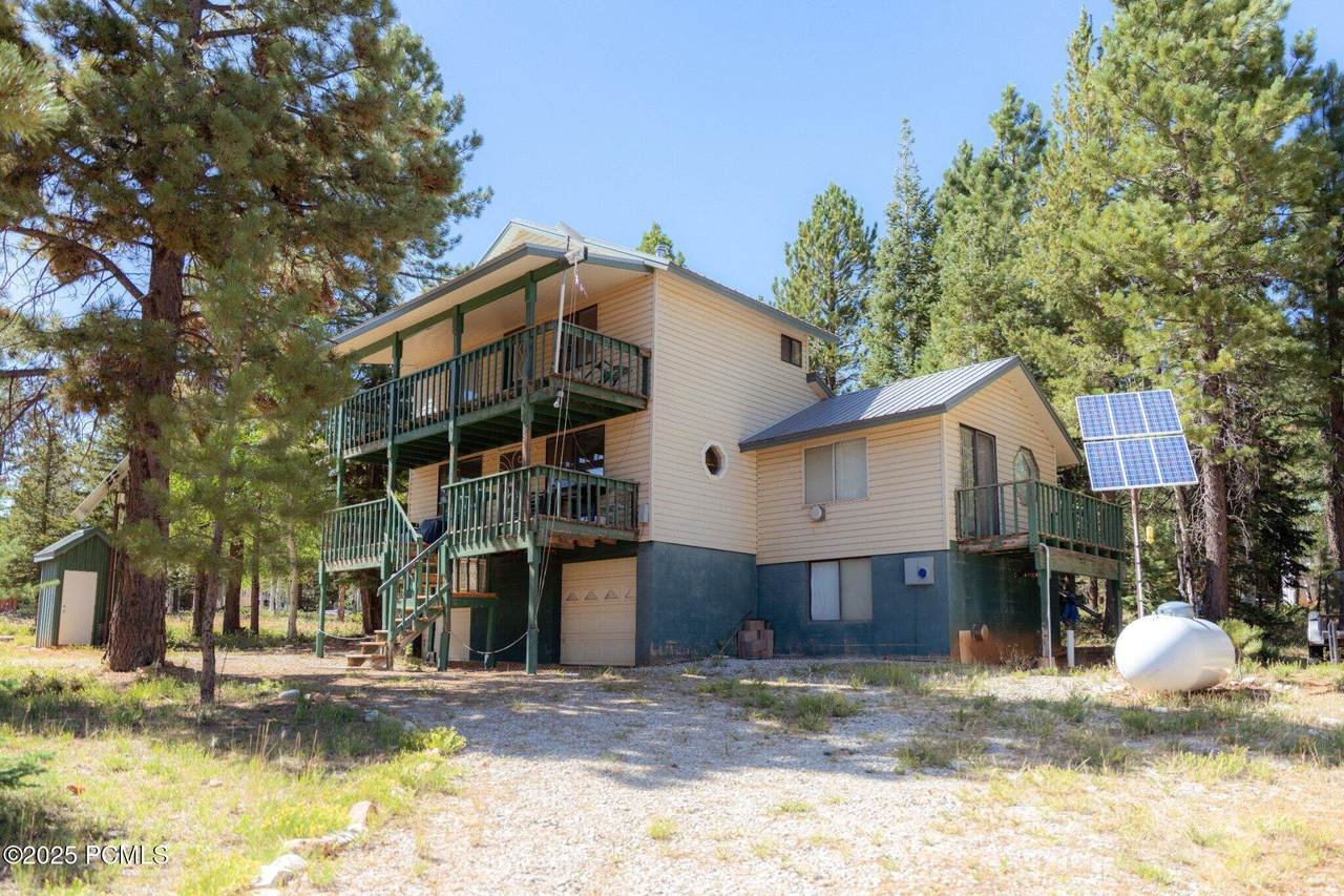 1270 Strawberry Point Road - Photo 1