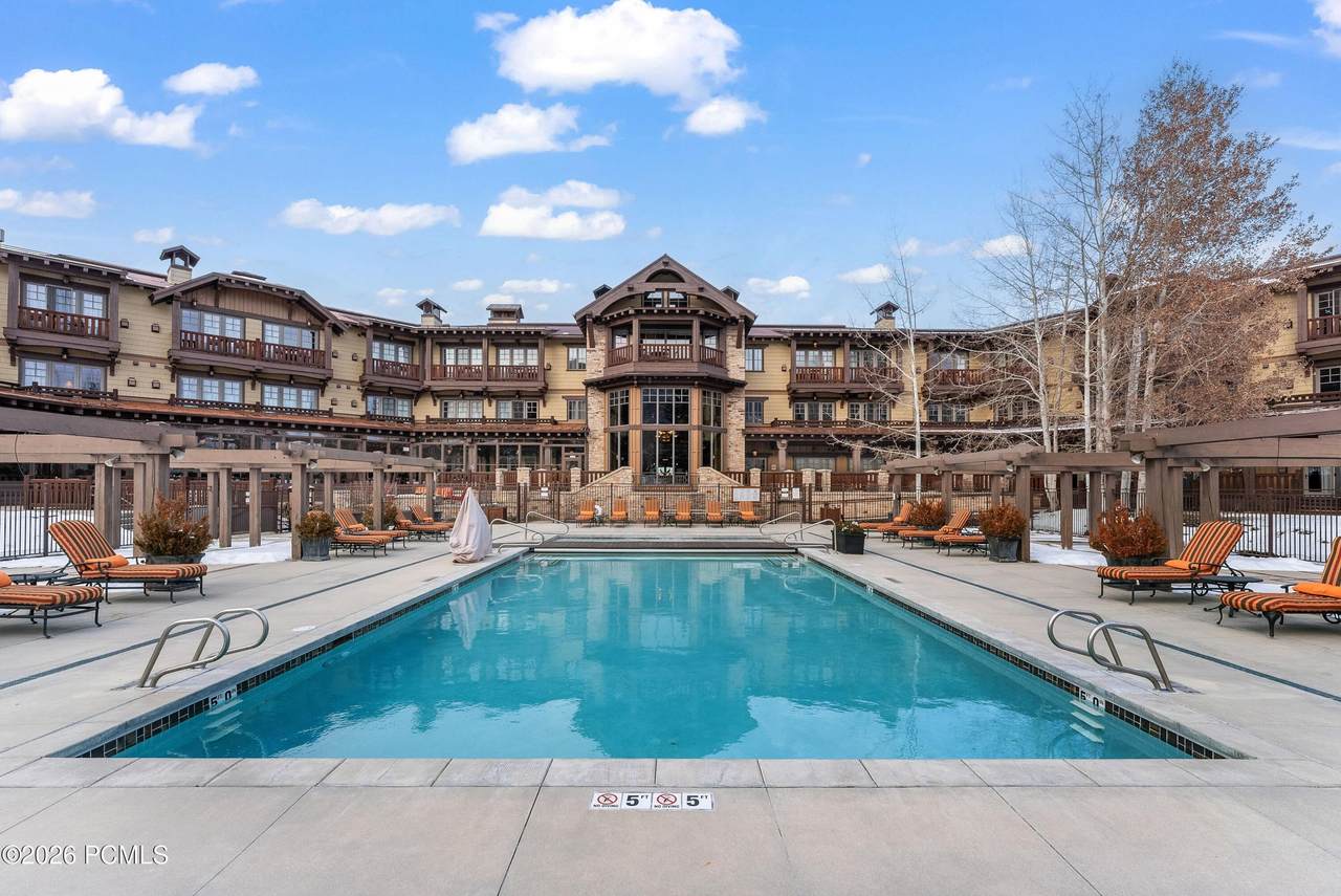 2001 Park Avenue - Photo 1