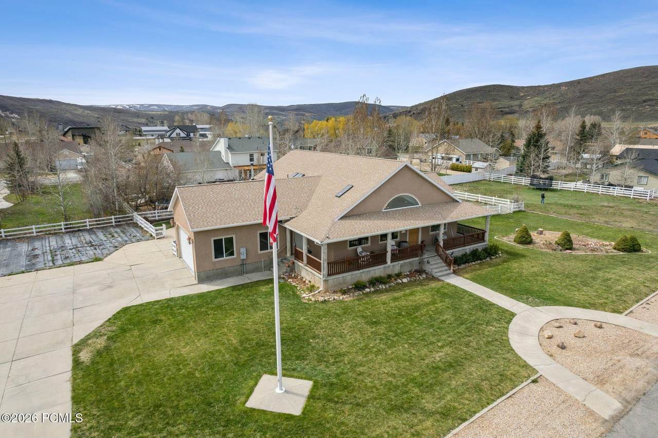 875 Oak Lane - Photo 1