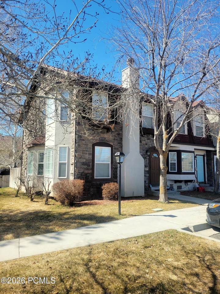 902 Hamlet Circle - Photo 1