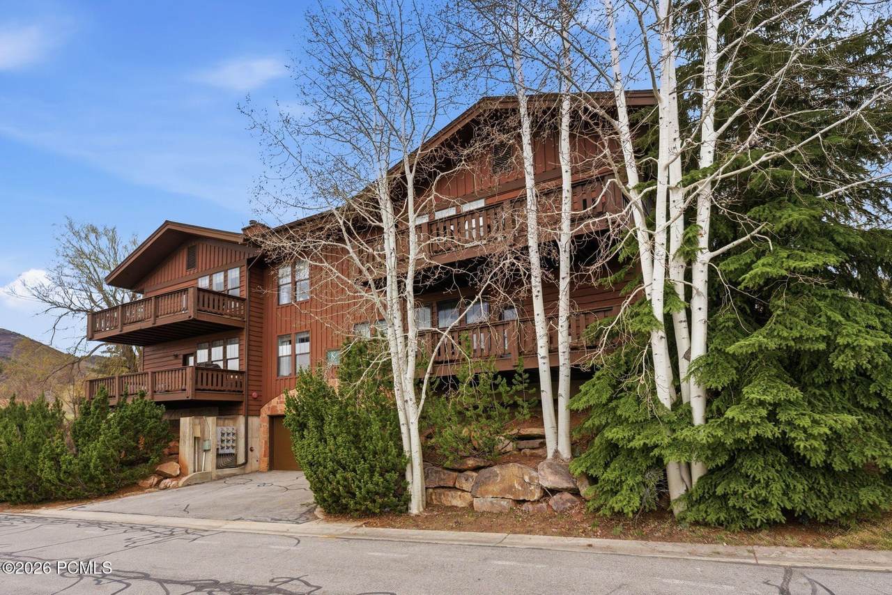 8231 Meadowview Court - Photo 1