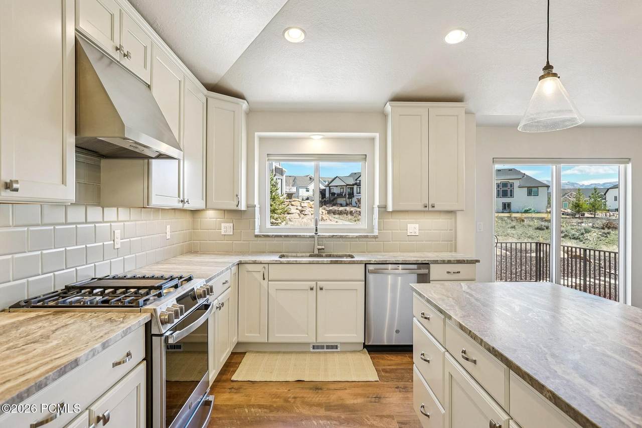 https://bt-photos.global.ssl.fastly.net/parkcity/1280_boomver_1_12601196-2.jpg