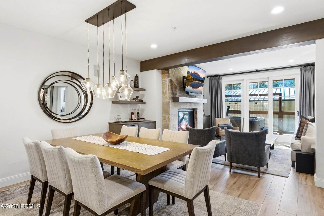 1000 Park Ave Avenue - Photo 1