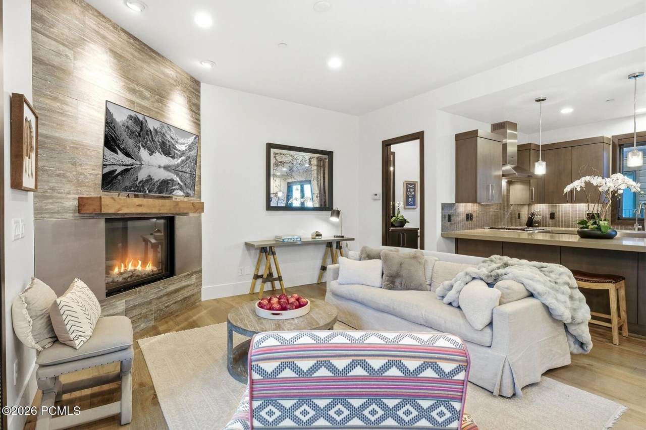 https://bt-photos.global.ssl.fastly.net/parkcity/1280_boomver_1_12601264-2.jpg