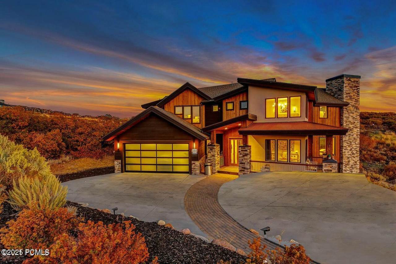 1135 Lasso Trail - Photo 1