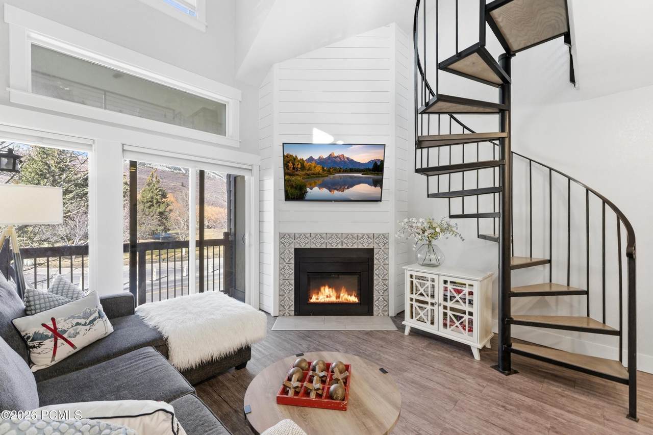 https://bt-photos.global.ssl.fastly.net/parkcity/1280_boomver_1_12601314-2.jpg