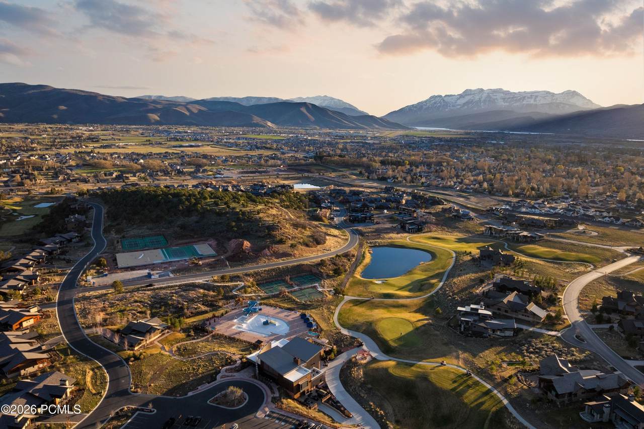 https://bt-photos.global.ssl.fastly.net/parkcity/1280_boomver_1_12601368-2.jpg