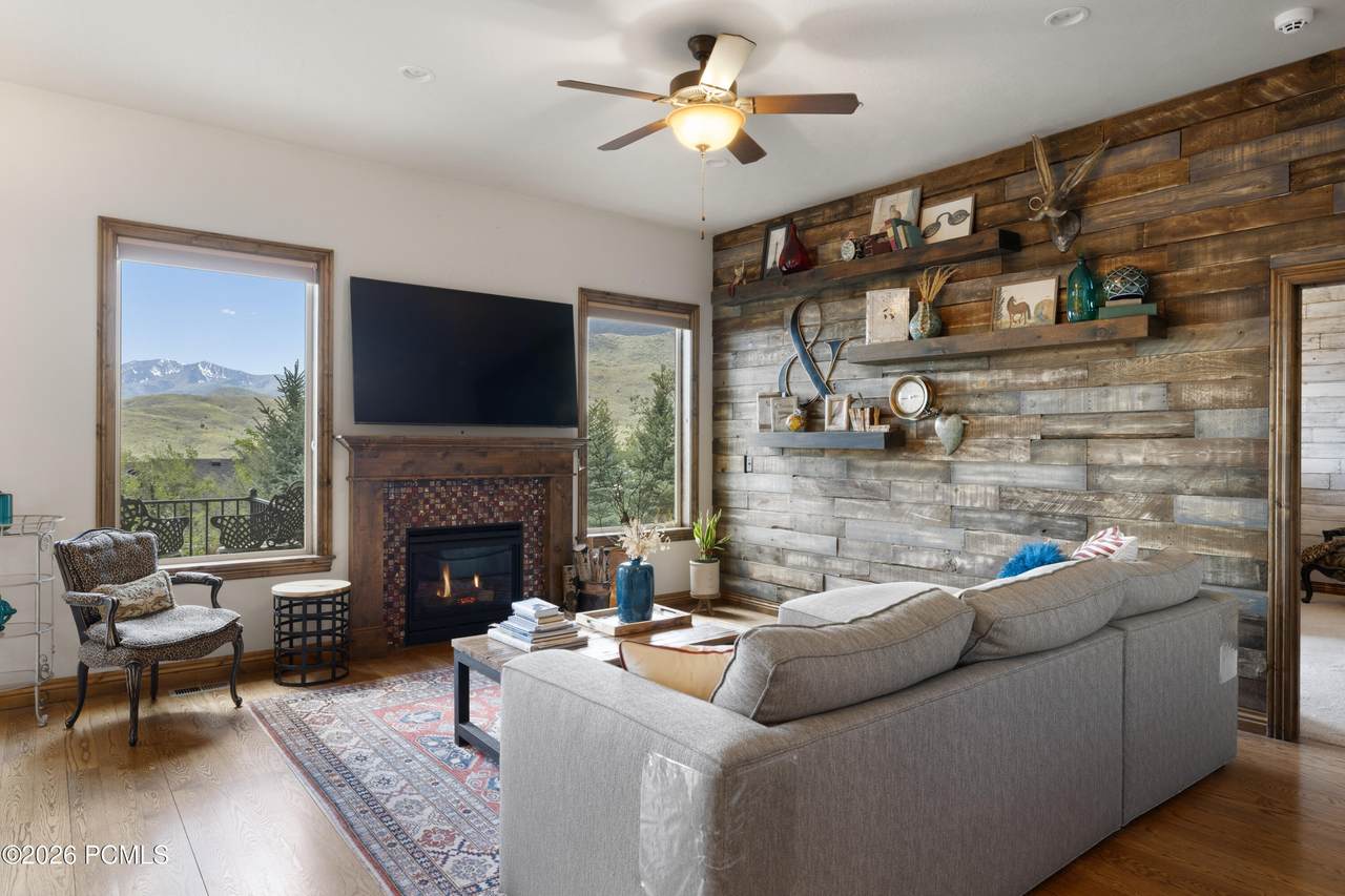 https://bt-photos.global.ssl.fastly.net/parkcity/1280_boomver_1_12601421-2.jpg