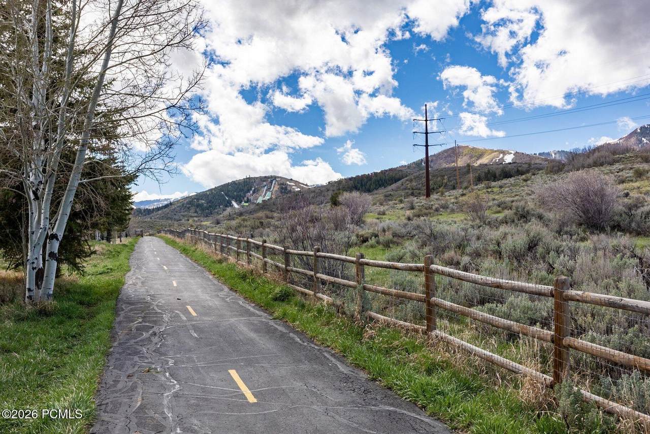 https://bt-photos.global.ssl.fastly.net/parkcity/1280_boomver_1_12601482-2.jpg