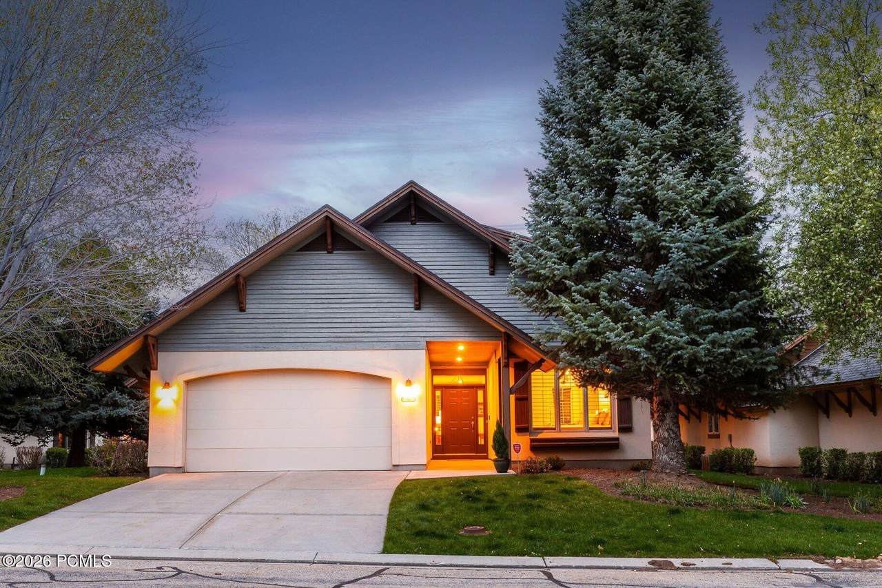 1164 Village Circle - Photo 1