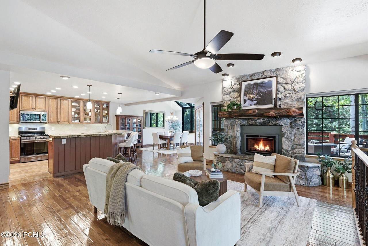 https://bt-photos.global.ssl.fastly.net/parkcity/1280_boomver_1_12601571-2.jpg