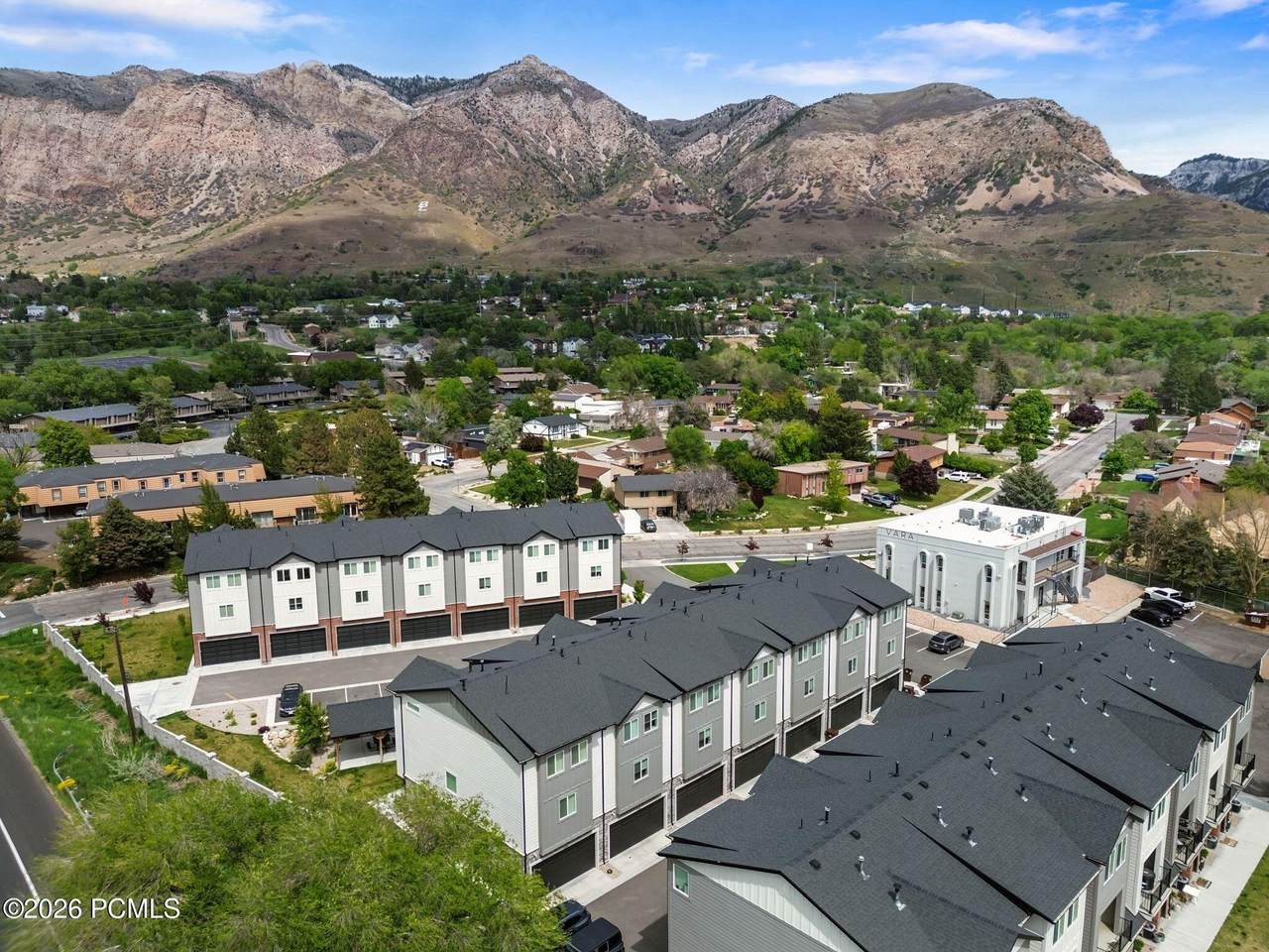 https://bt-photos.global.ssl.fastly.net/parkcity/orig_boomver_1_12601750-2.jpg