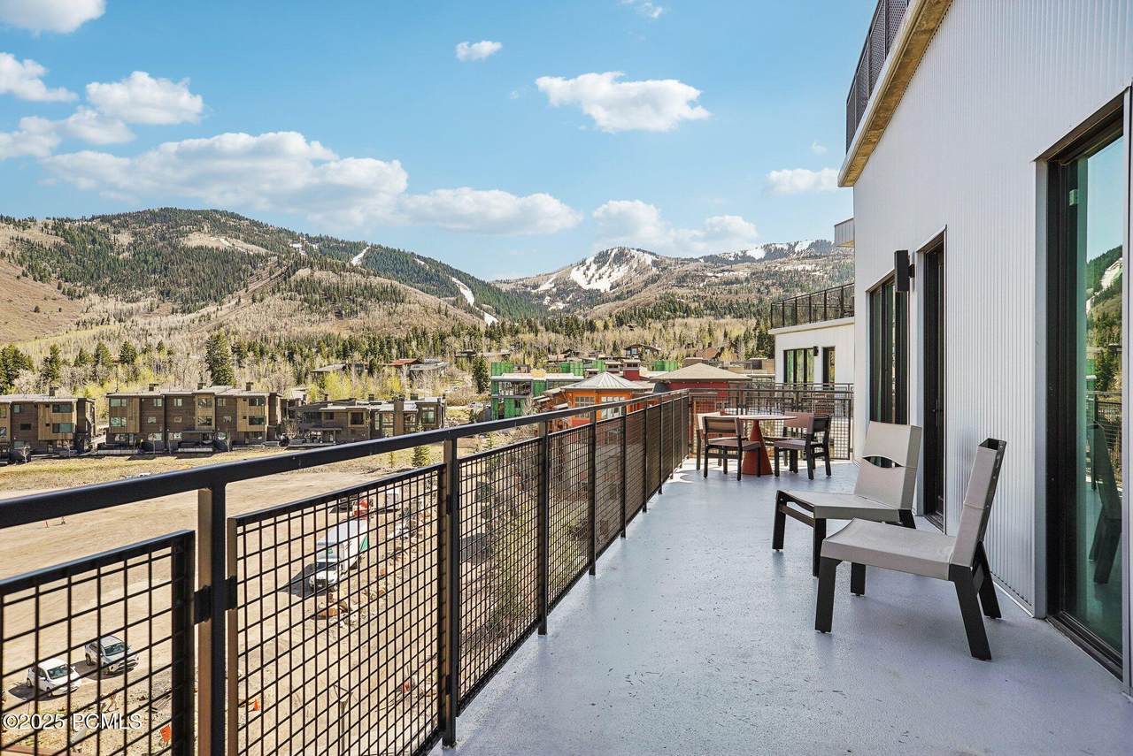https://bt-photos.global.ssl.fastly.net/parkcity/orig_boomver_1_12601781-2.jpg