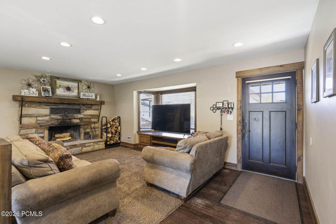 https://bt-photos.global.ssl.fastly.net/parkcity/1280_boomver_1_12601792-2.jpg