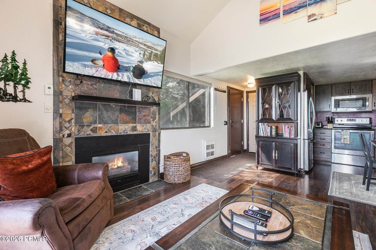 https://bt-photos.global.ssl.fastly.net/parkcity/1280_boomver_1_12601855-2.jpg