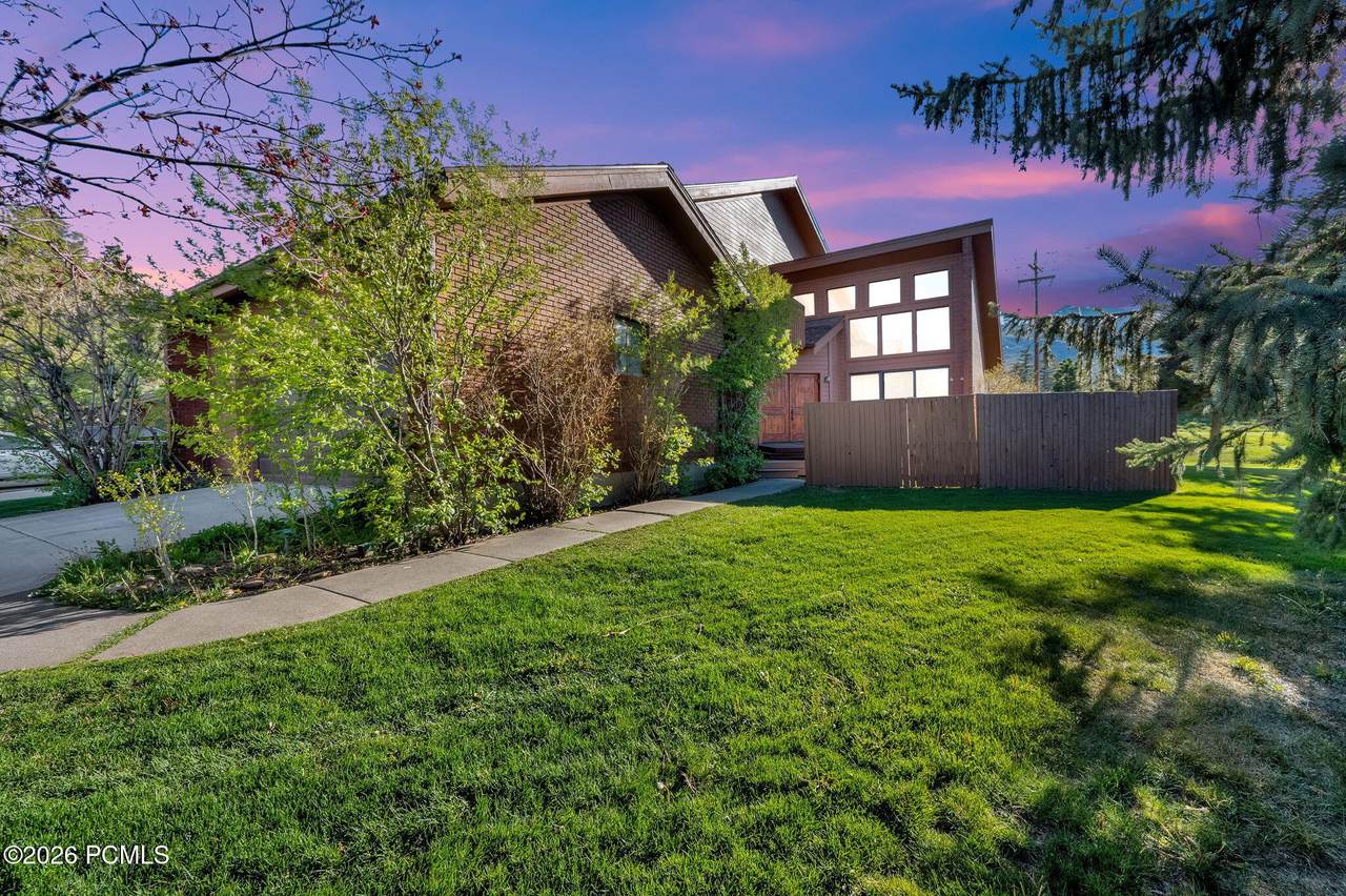 3959 Village Round Drive - Photo 1