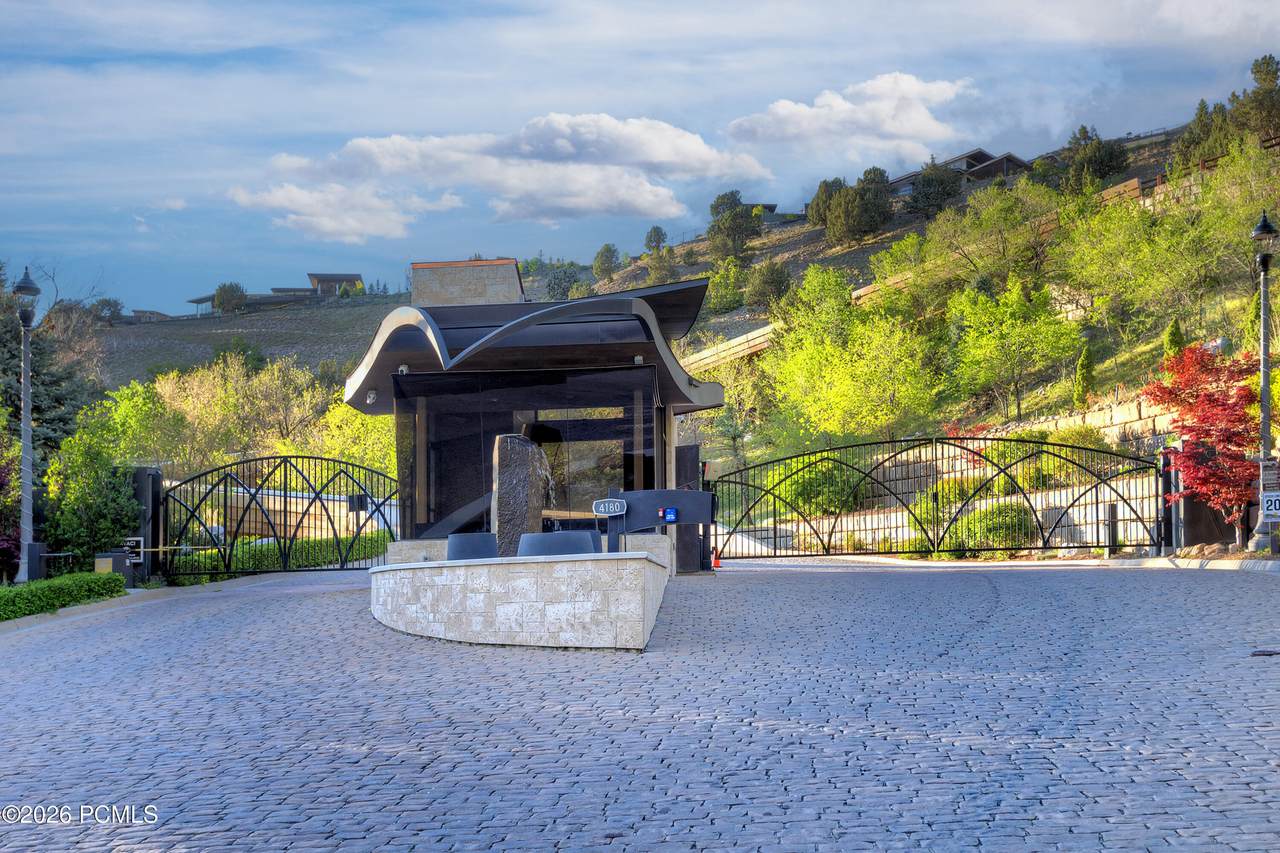 https://bt-photos.global.ssl.fastly.net/parkcity/1280_boomver_1_12601898-2.jpg