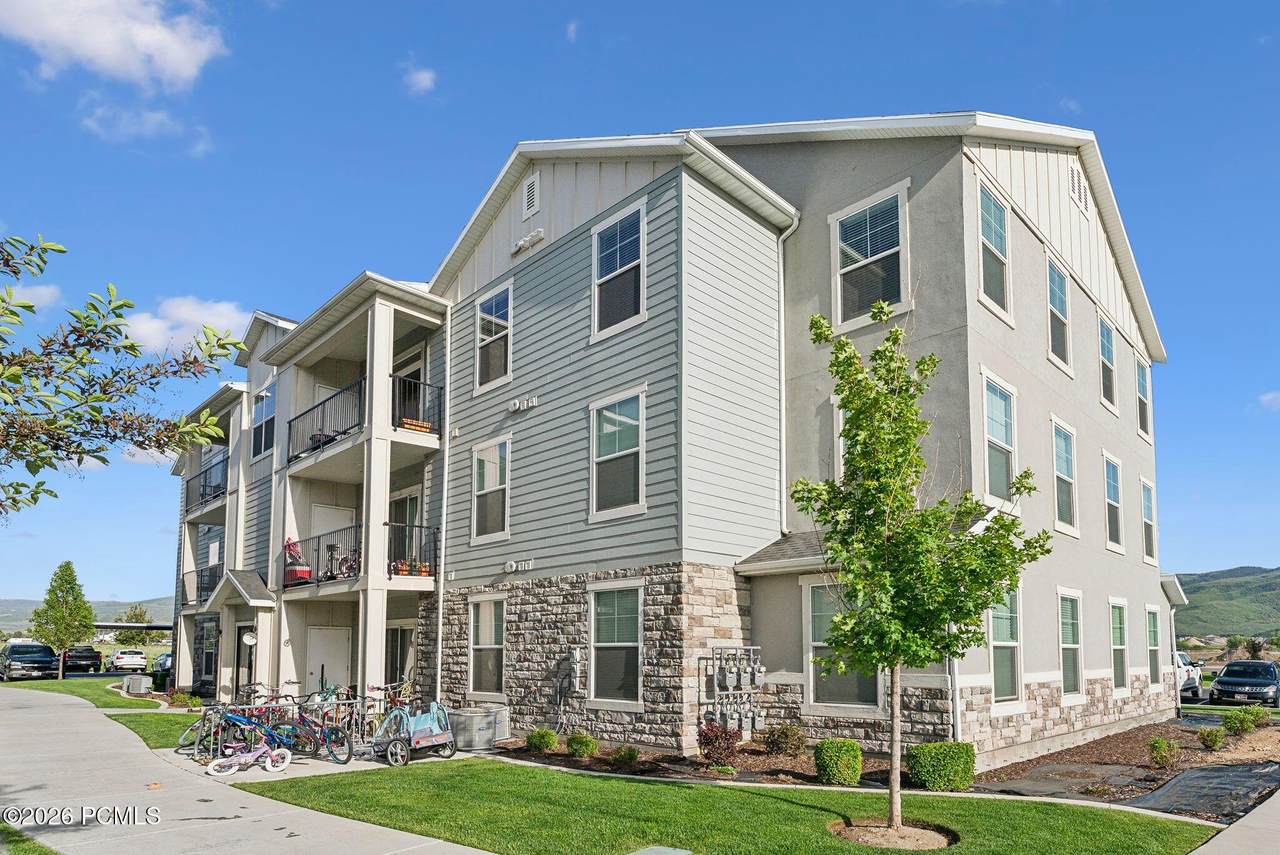 1128 820 East - Photo 1