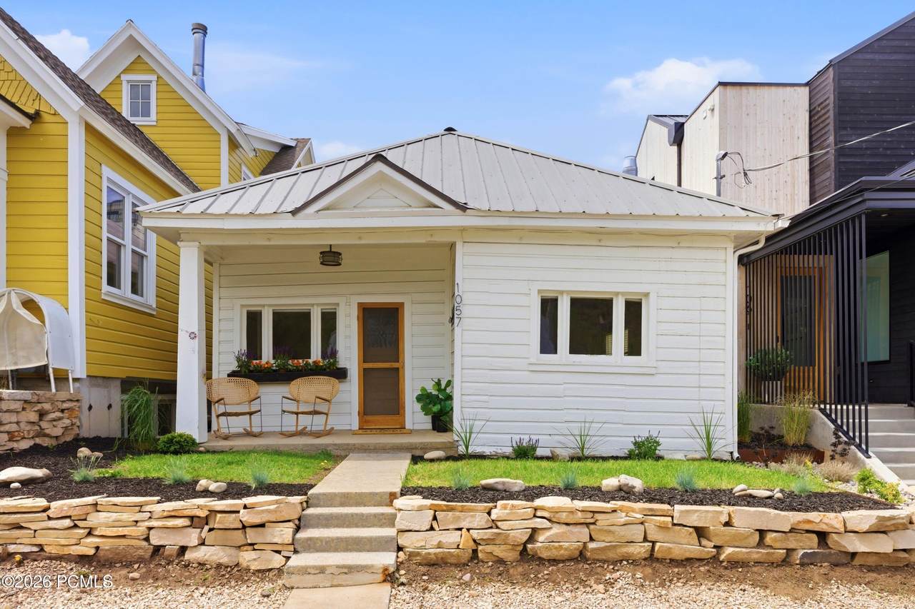 1057 Woodside Avenue - Photo 1