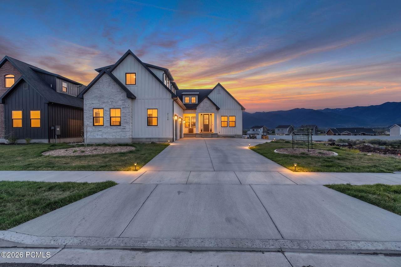 1178 Lauren Ln - Photo 1