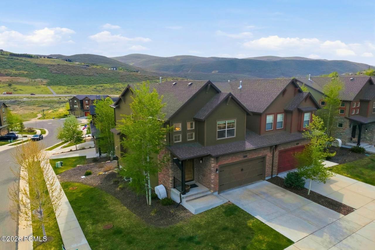 https://bt-photos.global.ssl.fastly.net/parkcity/1280_boomver_1_12602126-2.jpg