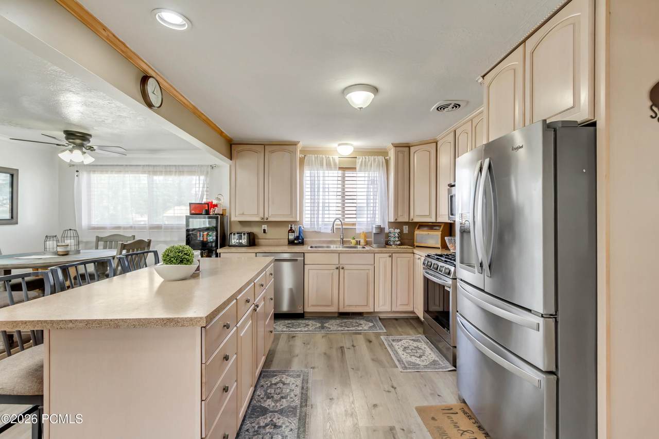 https://bt-photos.global.ssl.fastly.net/parkcity/1280_boomver_1_12602309-2.jpg