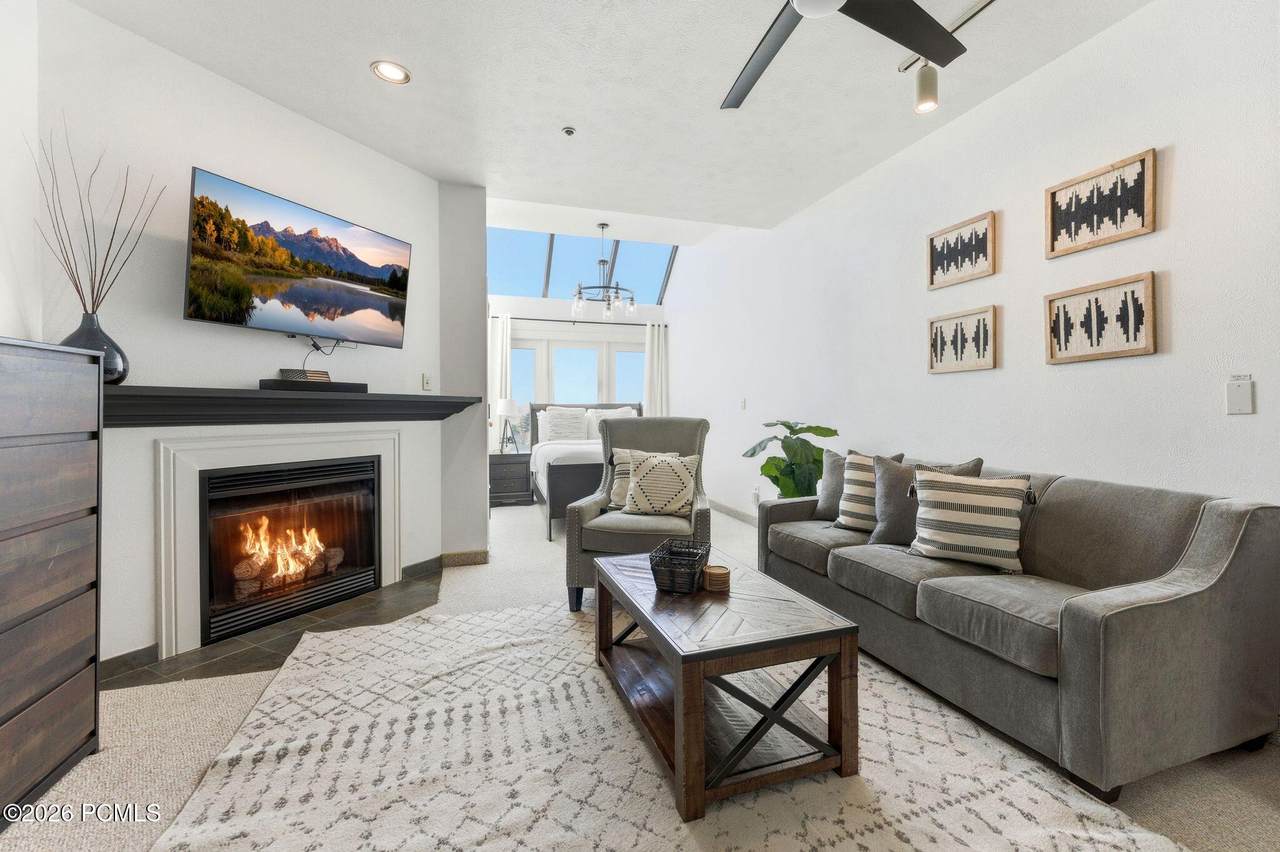 1415 Lowell Avenue - Photo 1