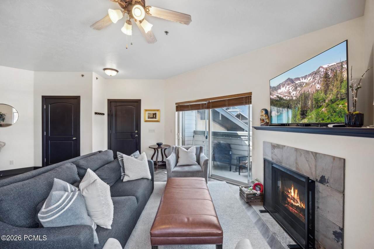 https://bt-photos.global.ssl.fastly.net/parkcity/1280_boomver_1_12602604-2.jpg