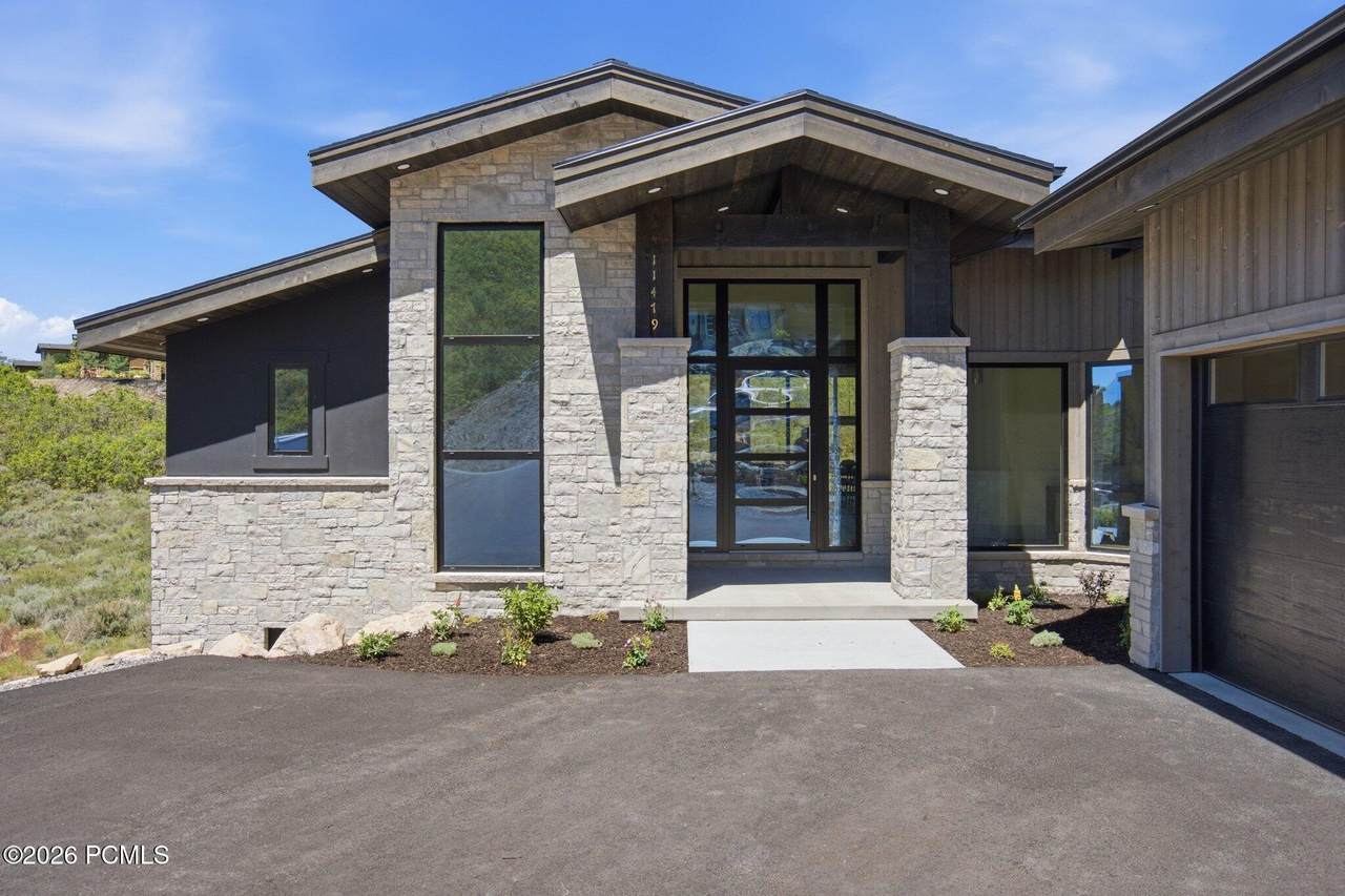 11479 Fox Hollow Court - Photo 1