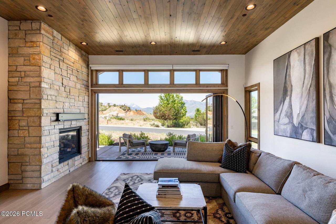 https://bt-photos.global.ssl.fastly.net/parkcity/1280_boomver_1_12602735-2.jpg