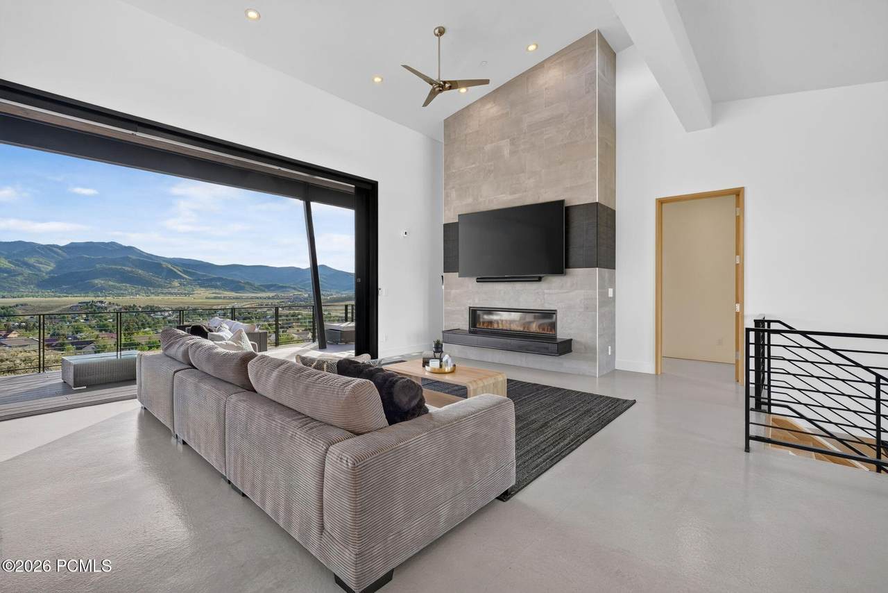 https://bt-photos.global.ssl.fastly.net/parkcity/1280_boomver_1_12602766-2.jpg