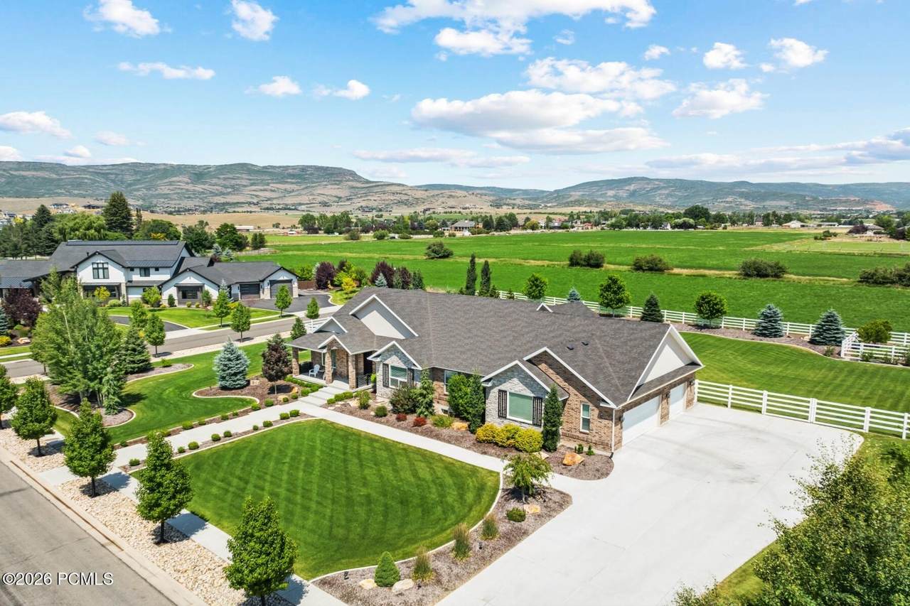https://bt-photos.global.ssl.fastly.net/parkcity/1280_boomver_1_12602779-2.jpg