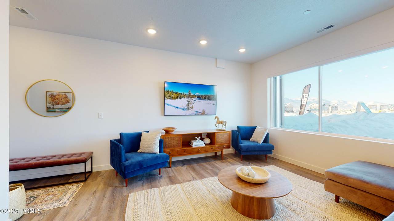 1266 Sawmill Boulevard - Photo 1