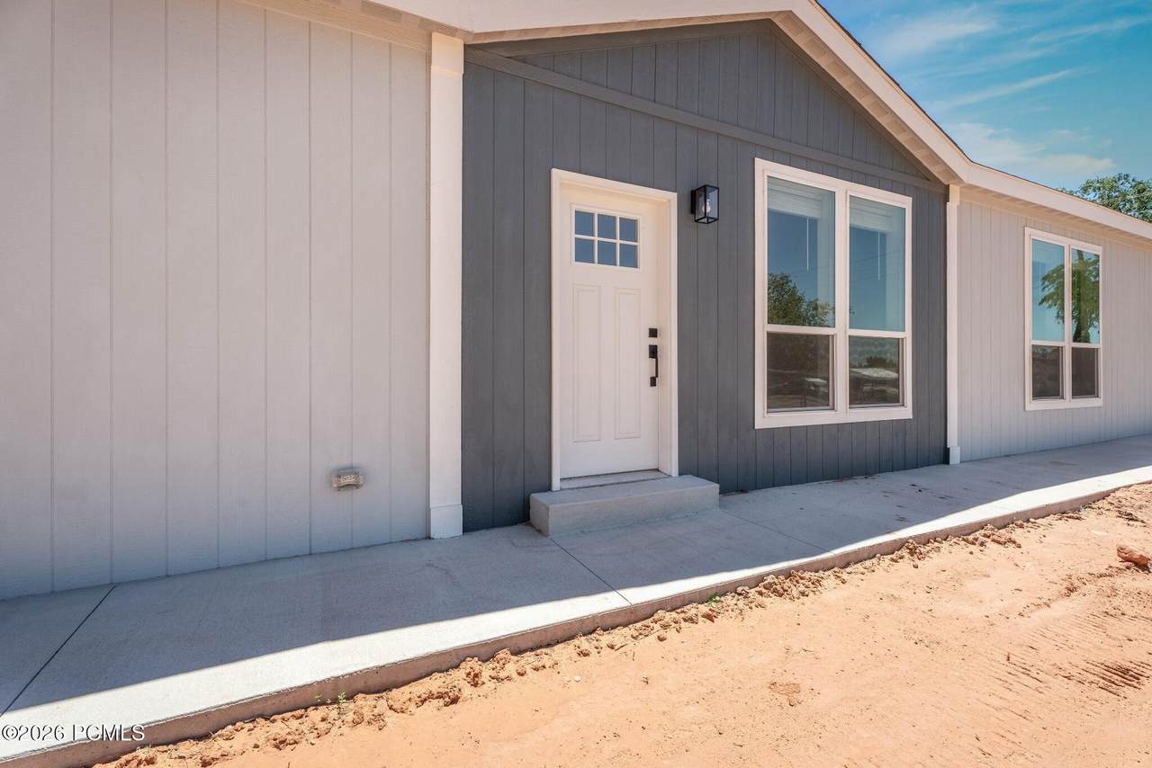 464 Jessop Avenue - Photo 1