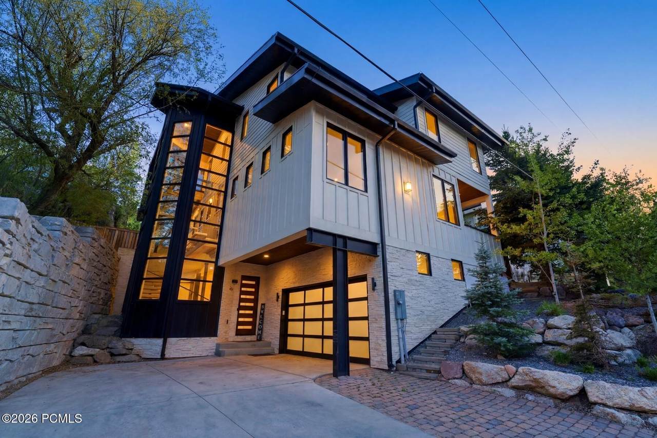552 Deer Valley Drive - Photo 1