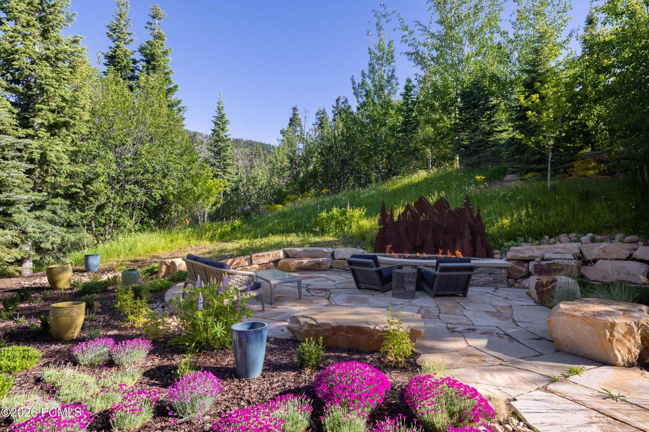 https://bt-photos.global.ssl.fastly.net/parkcity/1280_boomver_1_12603050-2.jpg