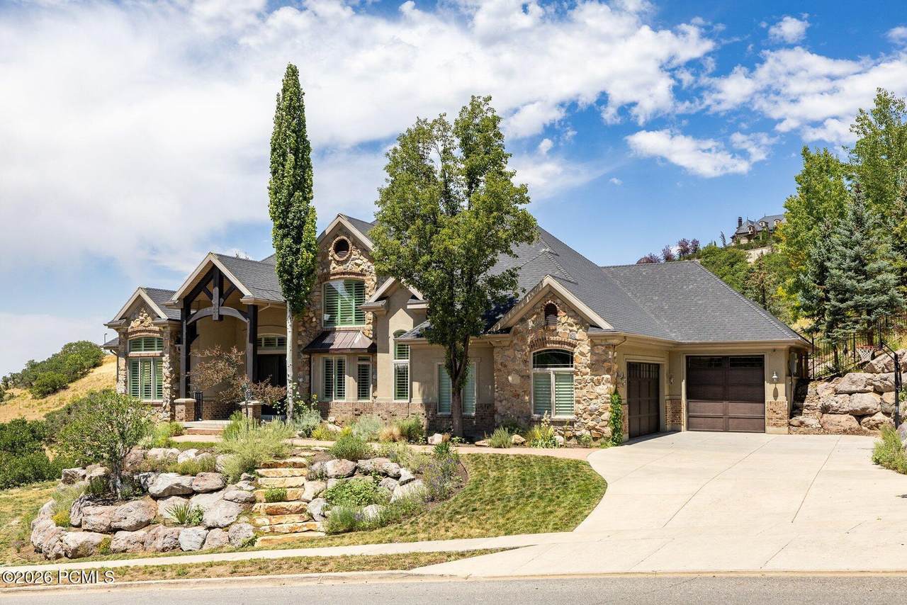 407 Hidden Lake Drive - Photo 1
