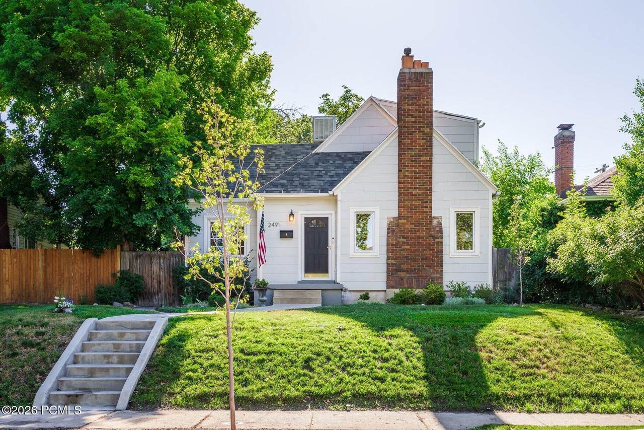 2491 Alden Street - Photo 1