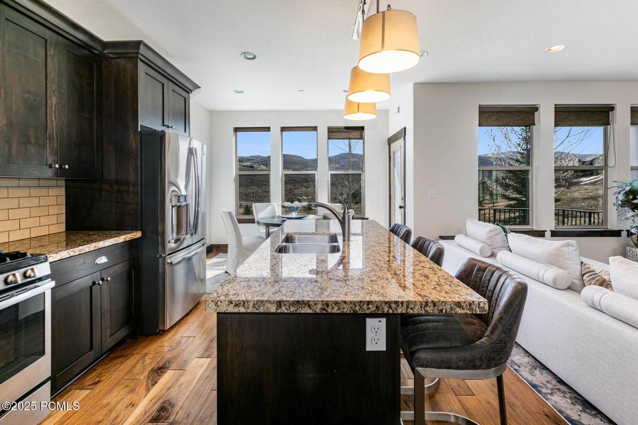 https://bt-photos.global.ssl.fastly.net/parkcity/1280_boomver_1_12603254-2.jpg