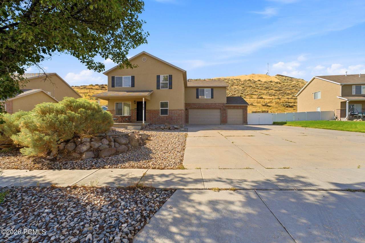 7103 Klorissa Place - Photo 1