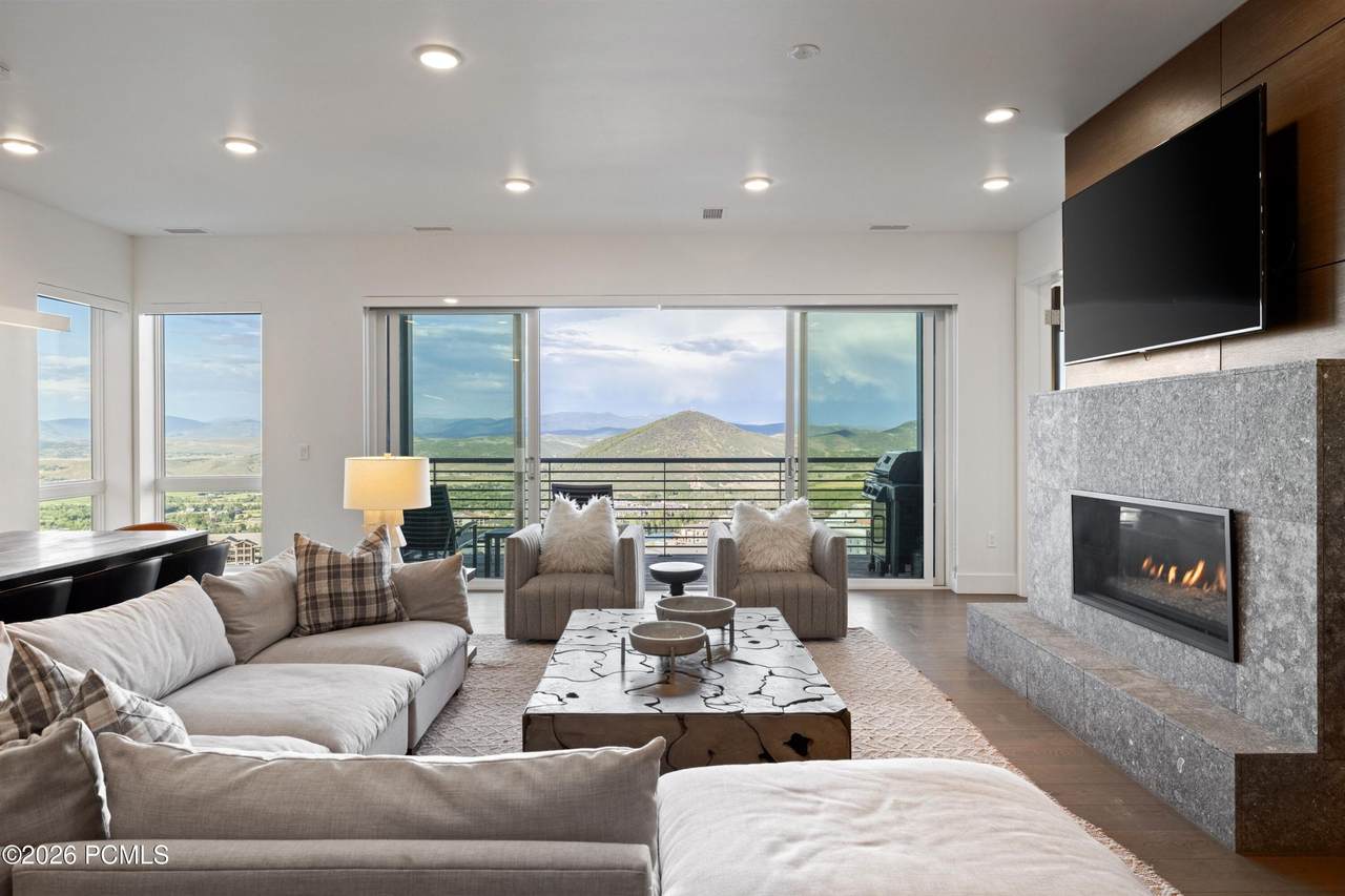 2752 High Mountain Road - Photo 1