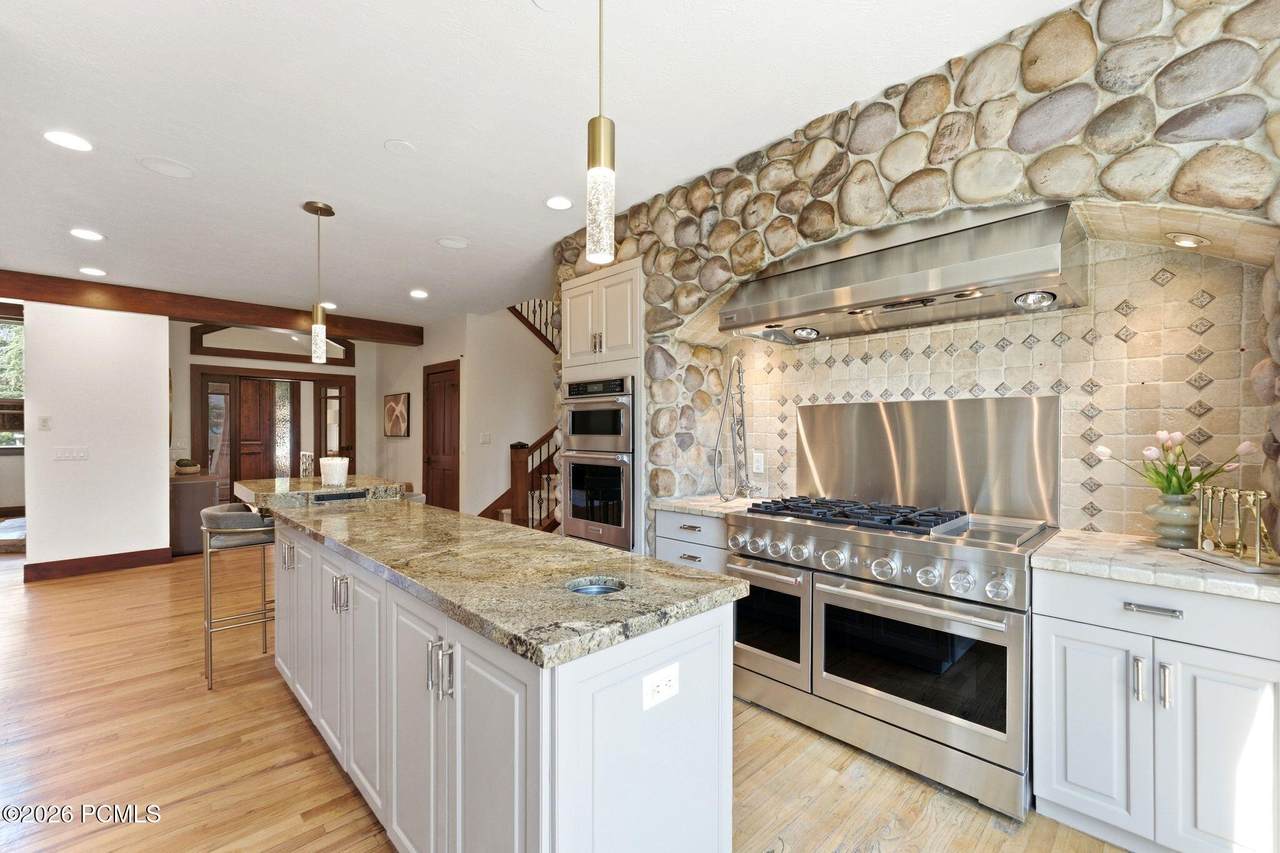 https://bt-photos.global.ssl.fastly.net/parkcity/1280_boomver_1_12603428-2.jpg