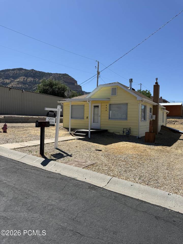 369 400 - Photo 1