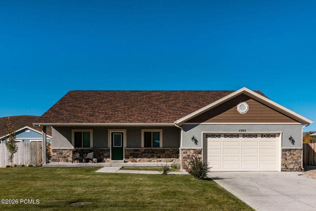 1582 Uinta View Circle - Photo 1