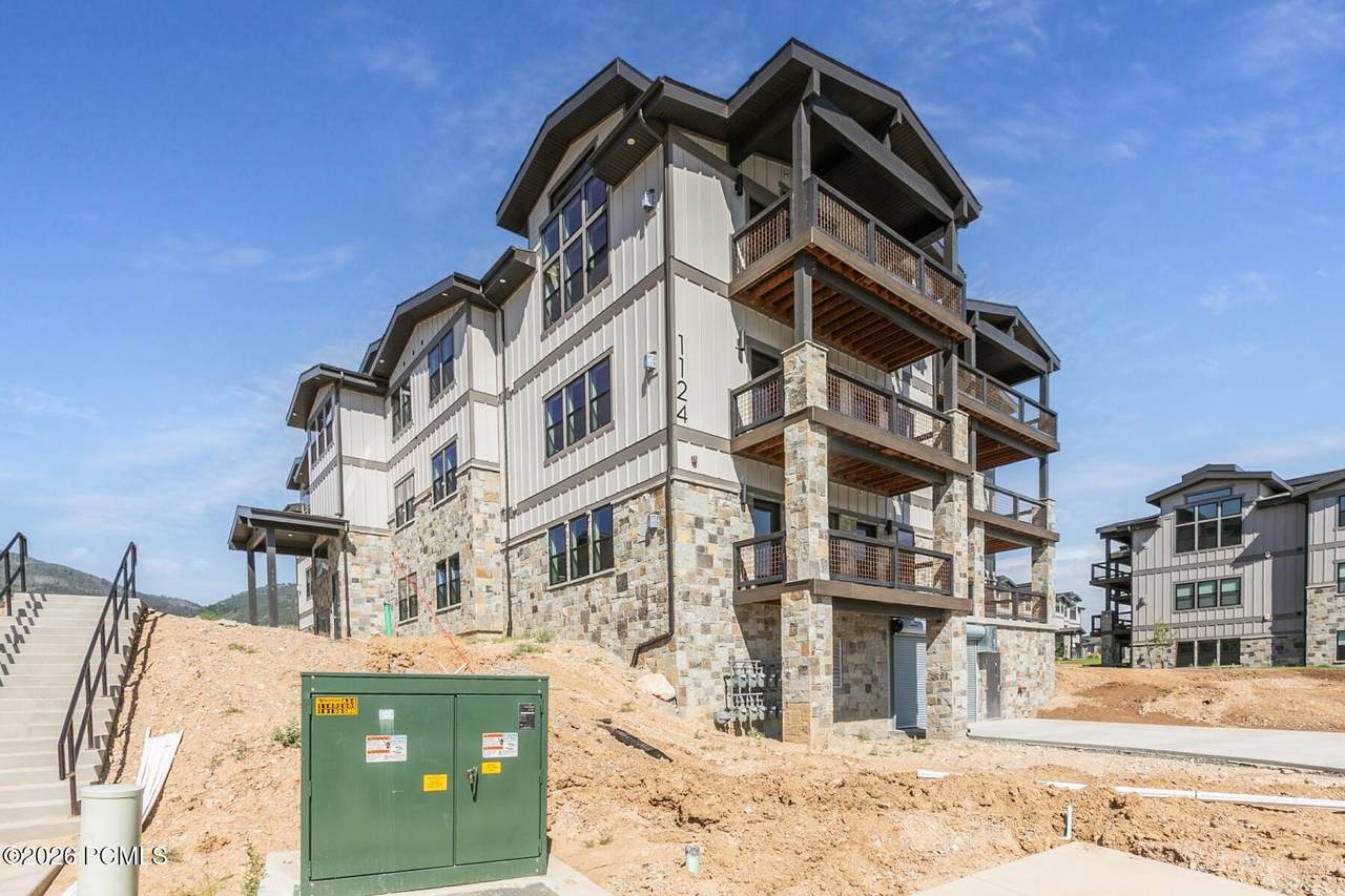1124 Vos Circle - Photo 1