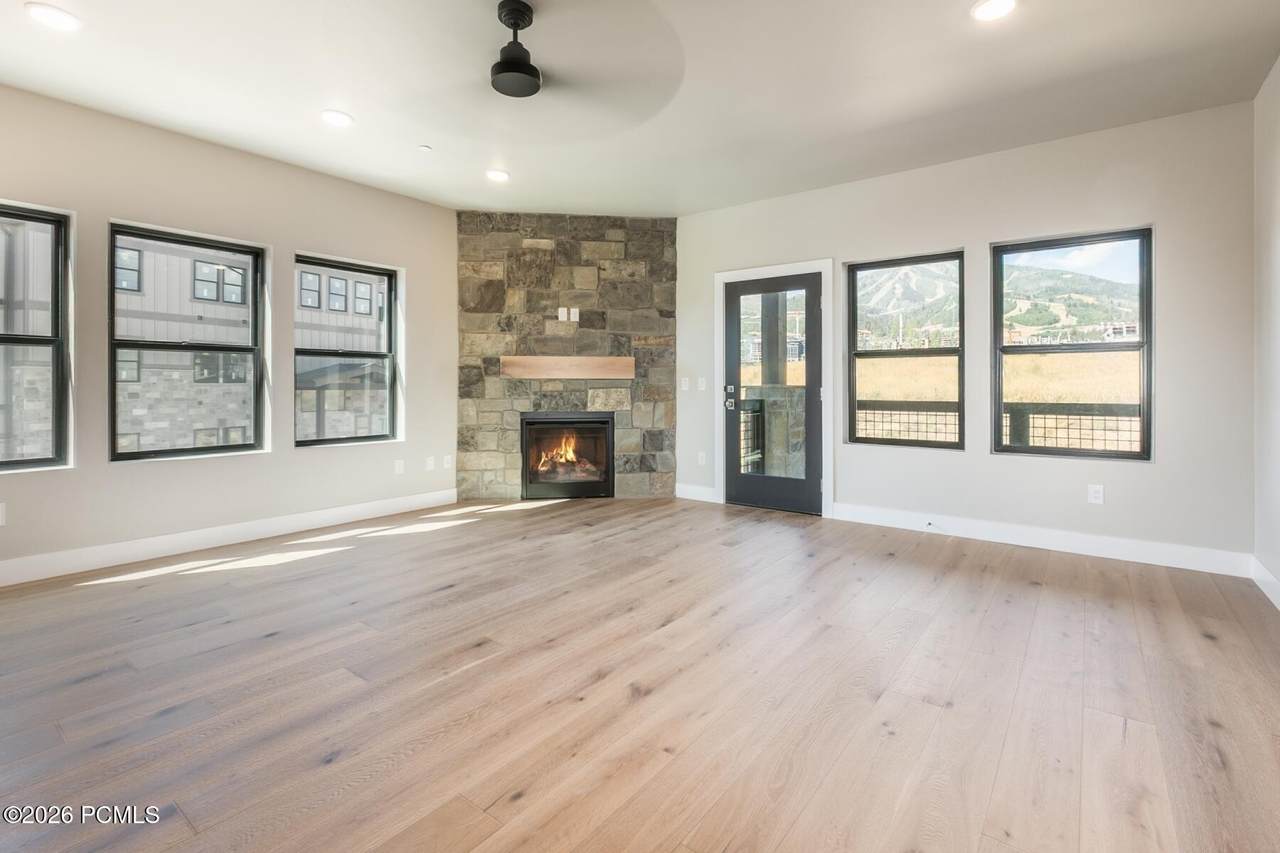 https://bt-photos.global.ssl.fastly.net/parkcity/1280_boomver_1_12603506-2.jpg