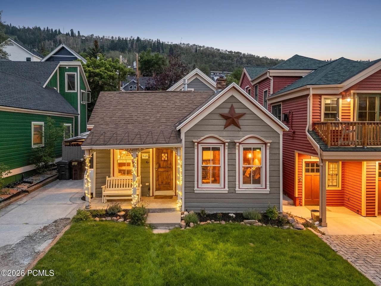 949 Park Avenue - Photo 1