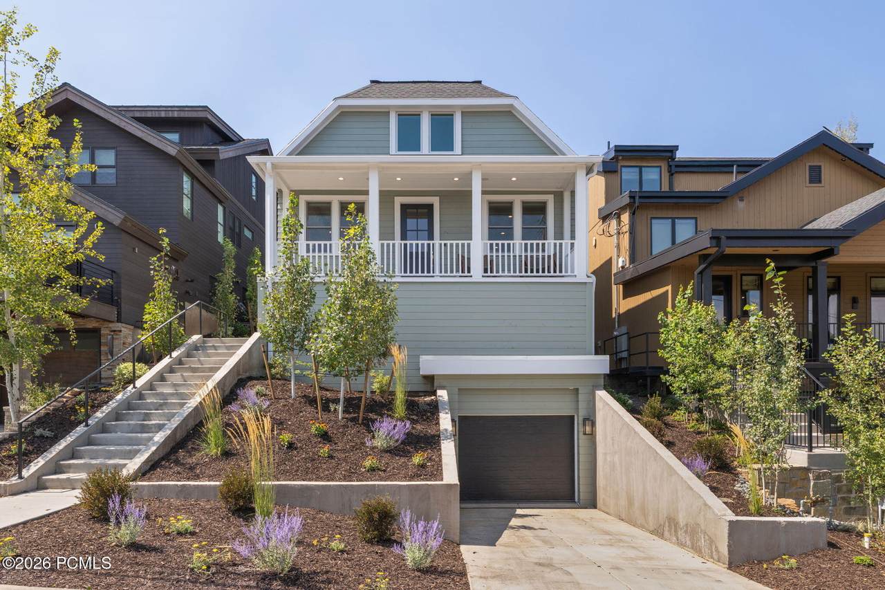 1011 A Empire Avenue - Photo 1