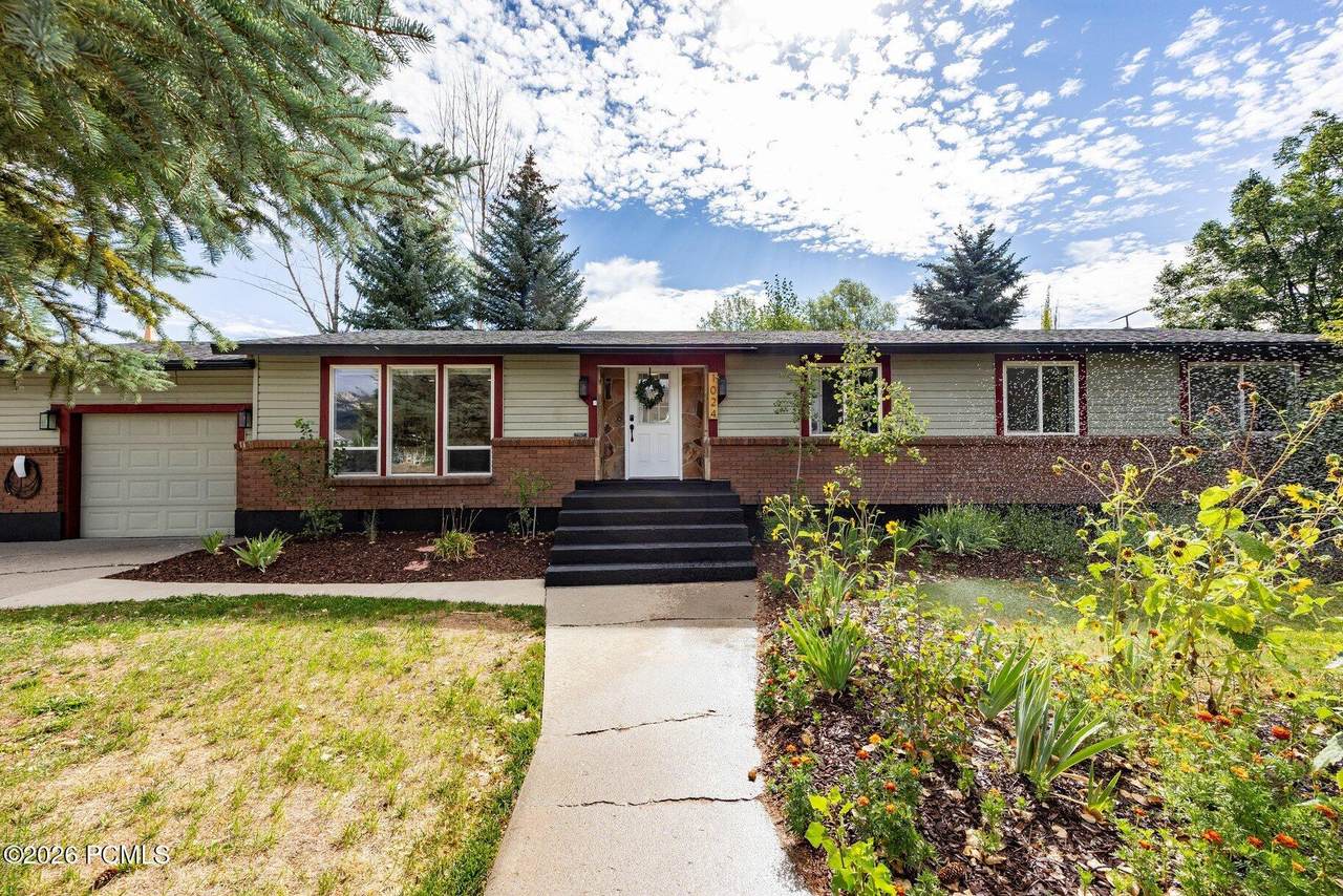 1024 Magpie Circle - Photo 1